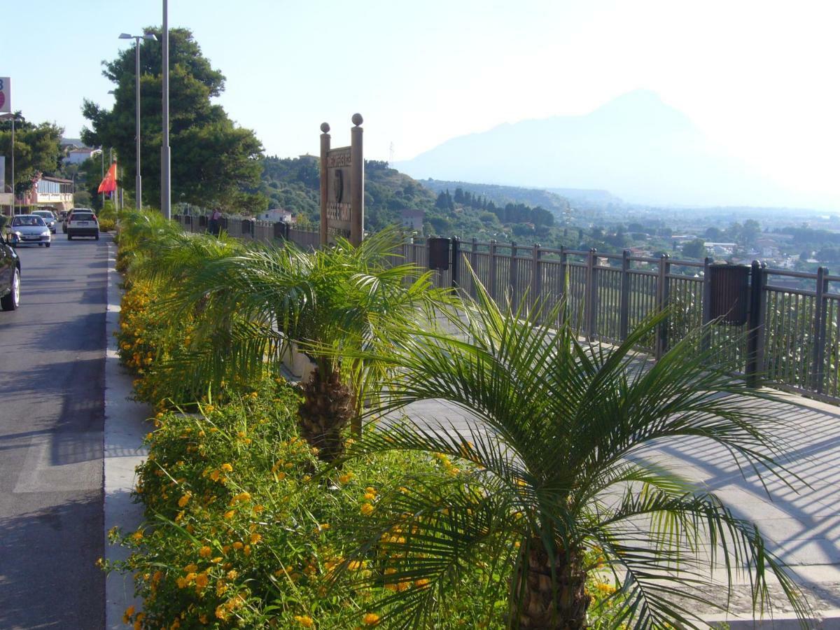 Hotel Casaleo Campofelice Di Roccella Exterior foto